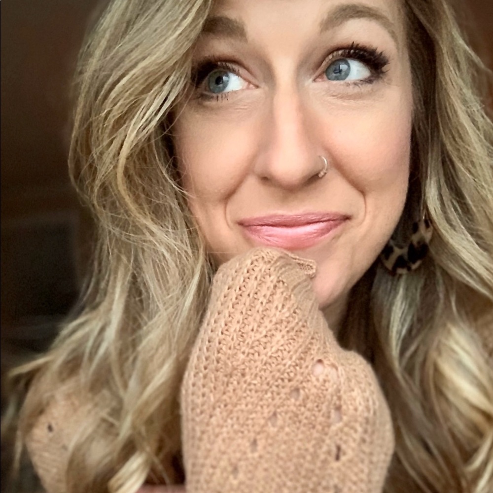 Meet your Posher, Dana